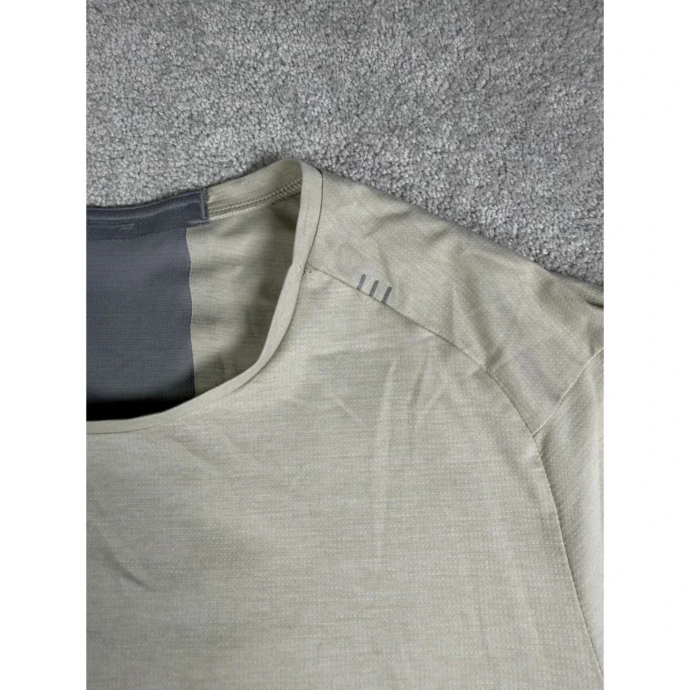 Lululemon Fast Free Shirt Mens Medium* Beige Gray Inspirational Performance Gym
